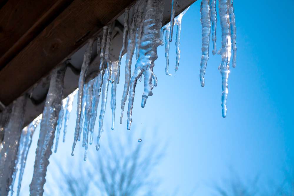 Déneigement toit Cowansville